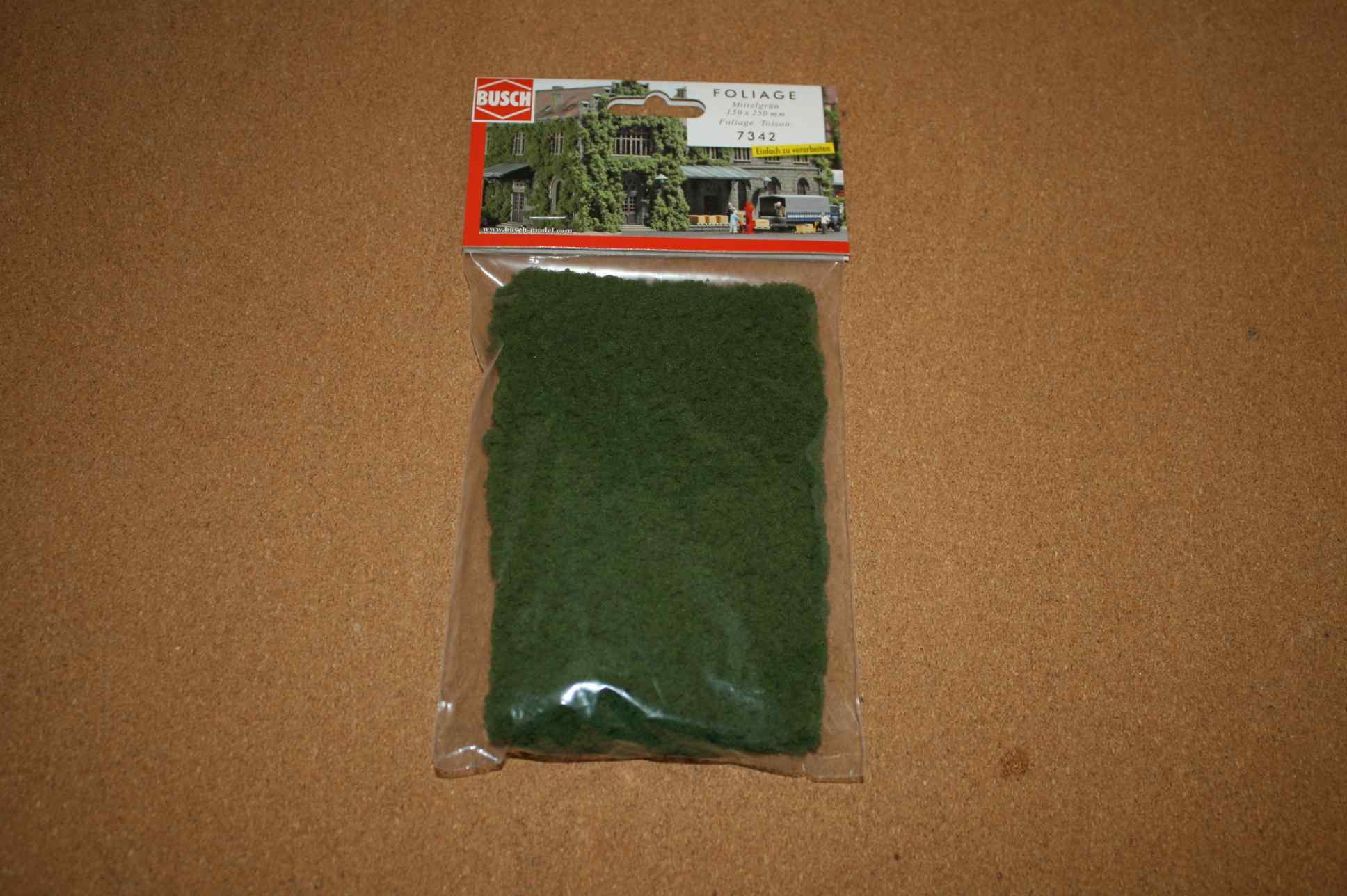 Busch 7342 Mid Green Micro Flock Foliage 150 x 250mm 1 Busch 7342 Mid Green Micro Flock Foliage 150 x 250mm