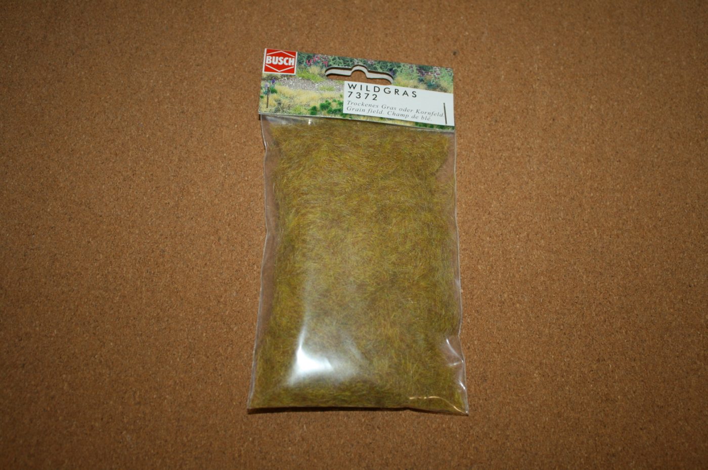 Busch 7372 Extra Long Static Grass Grain Field 15g 1 Busch 7372 Extra Long Static Grass Grain Field 15g