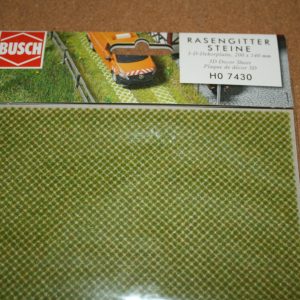 Busch 7430 Green Parking Slabs or Grass Walking Area (2 Decor Sheets)