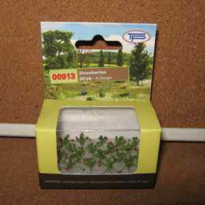 TP Models 00913 Strawberries 20/Pack 20 Single Plants N Gauge