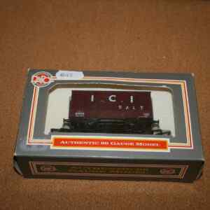 Dapol B065 LMS 12T Single Vent Van 'ICI Salt' No2300 Pre-Owned