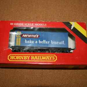 Hornby R137 McVities Closed Van Pre-Owned