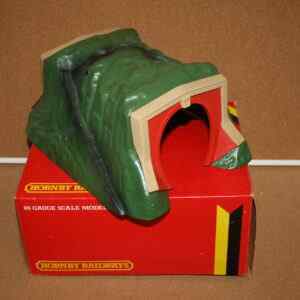 Hornby R576 Single Track Tunnel Pre-Owned