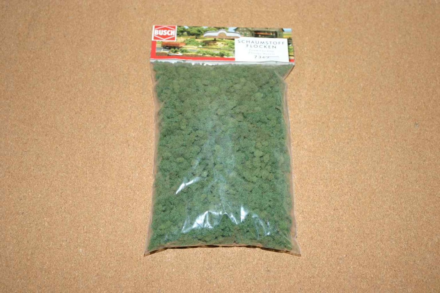 Busch 7362 Dark Green Micro Flock 500ml 1 Busch 7362 Dark Green Micro Flock 500ml