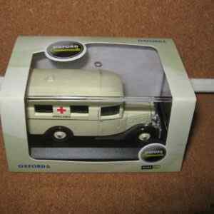 Oxford Diecast 76AMB001 Austin 18 Ambulance (Commercial) 1:76 Scale