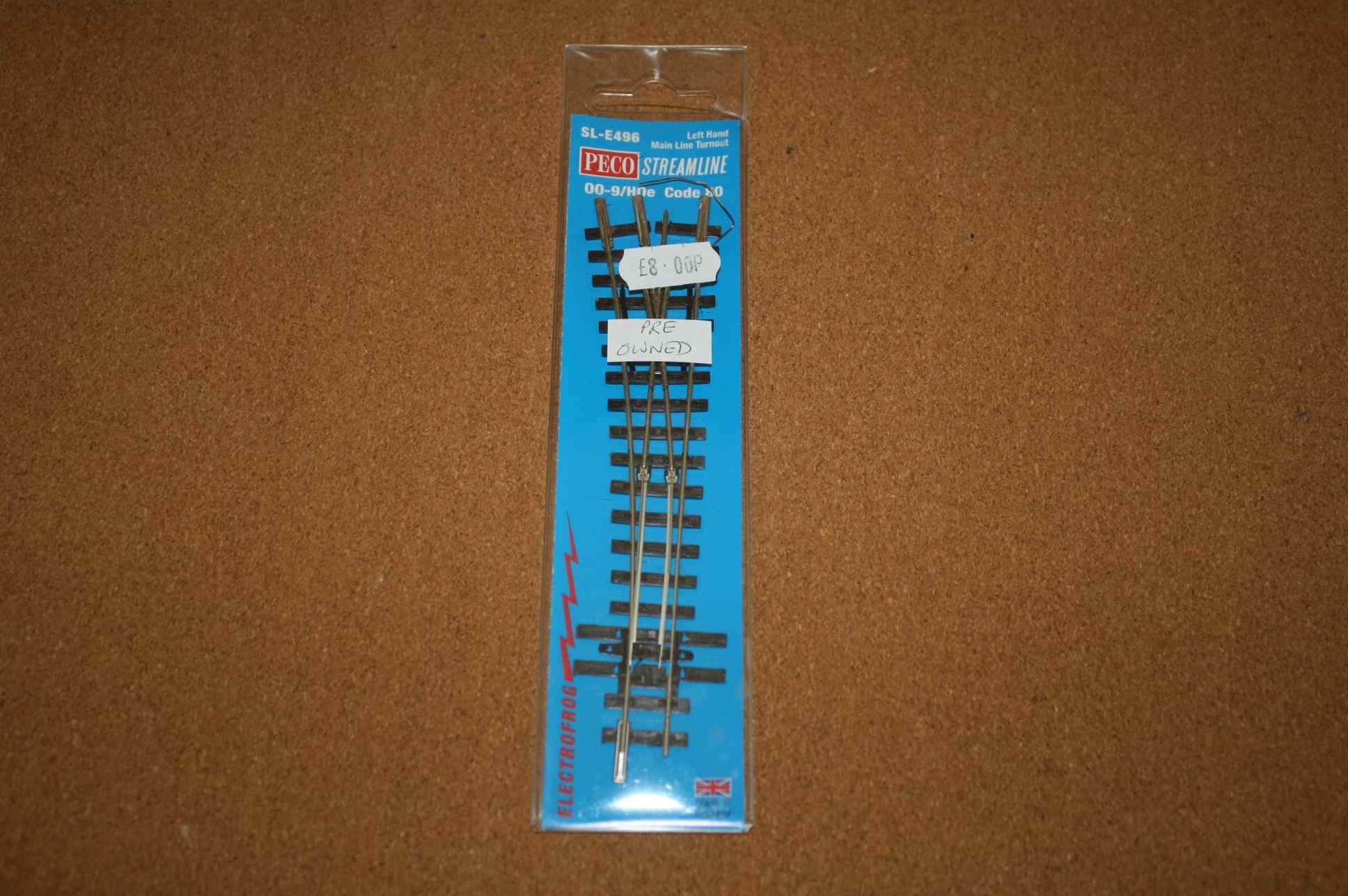 Peco Streamline SL-E496 Left Hand Main Line Turnout Code 80 009 Gauge PRE-OWNED 1 Peco Streamline SL-E496 Left Hand Main Line Turnout Code 80 009 Gauge PRE-OWNED