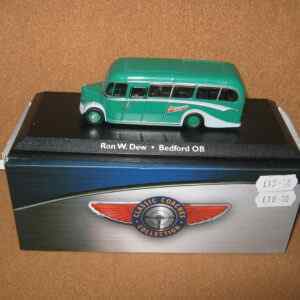 Classic Coaches Collection (Atlas) 4642 103 Ron W Drew Bedford OB 1:76 Scale