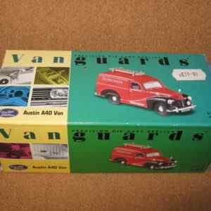 Vanguards VA00316 Austin A40 Van Thames Valley 1:43 Scale