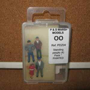 P & D Marsh PDZ04 Standing People (4) Pack 2 Painted OO Scale Figures