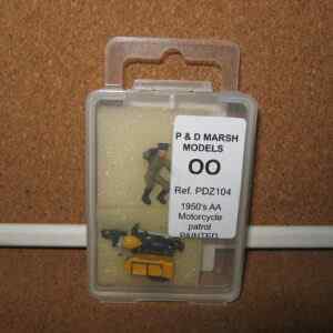 P & D Marsh PDZ104 1950's AA Motorcycle Patrol Painted OO Scale Figures