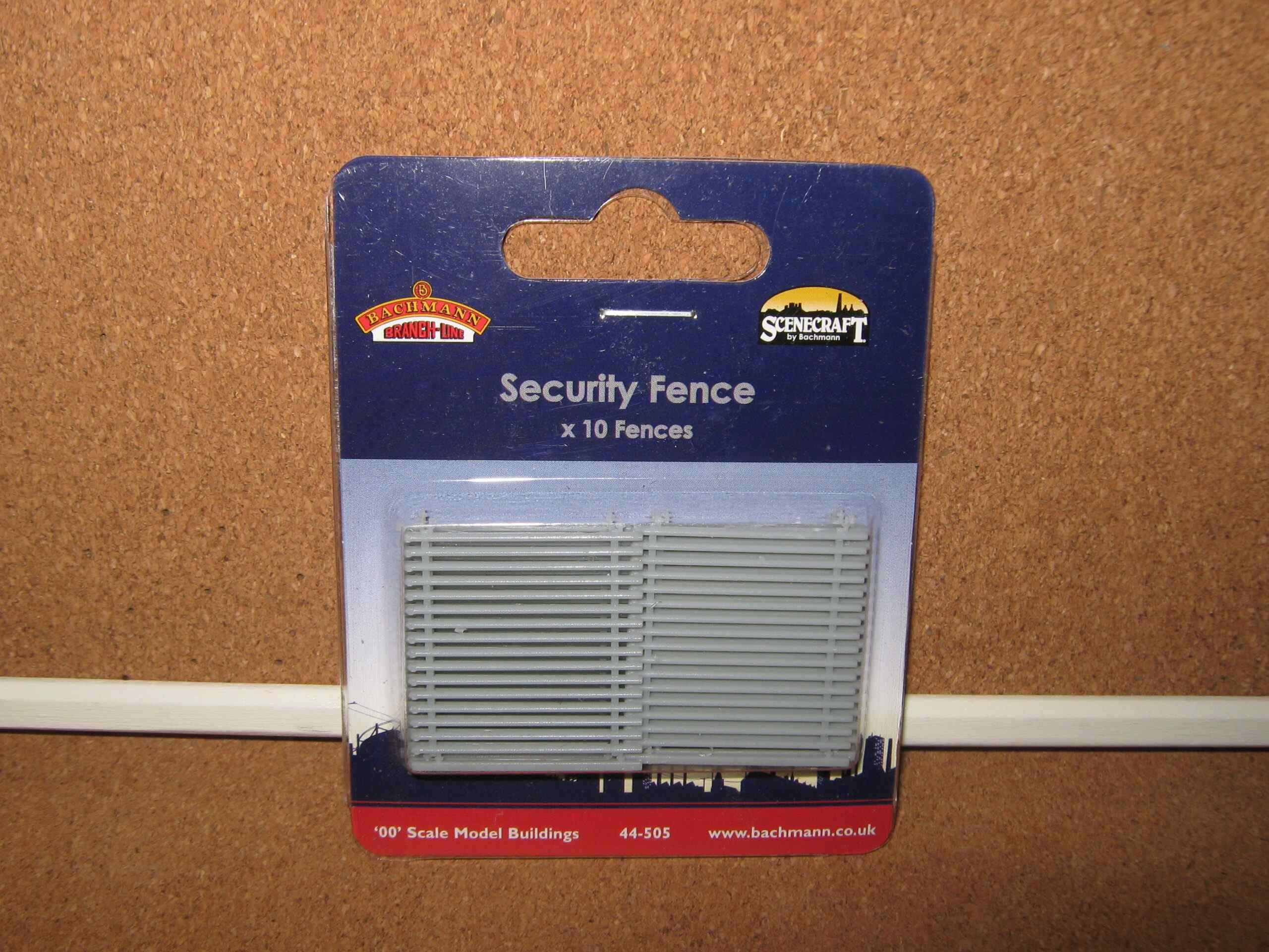 Bachmann Scenecraft 44-505 Security Fence x10 Fences OO Scale 1 Bachmann Scenecraft 44-505 Security Fence x10 Fences OO Scale