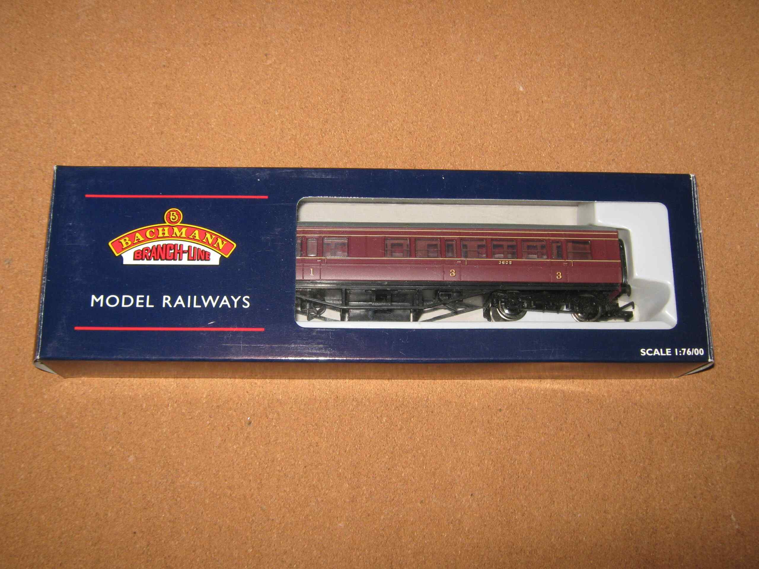 Bachmann 34-252B 57ft Corridor 1st/3rd Crimson LMS no.3605 Coach 1 Bachmann 34-252B 57ft Corridor 1st/3rd Crimson LMS no.3605 Coach