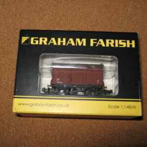 377-975 12T Eastern ventilated Van LNER Oxide Graham Farish Pre-Owned