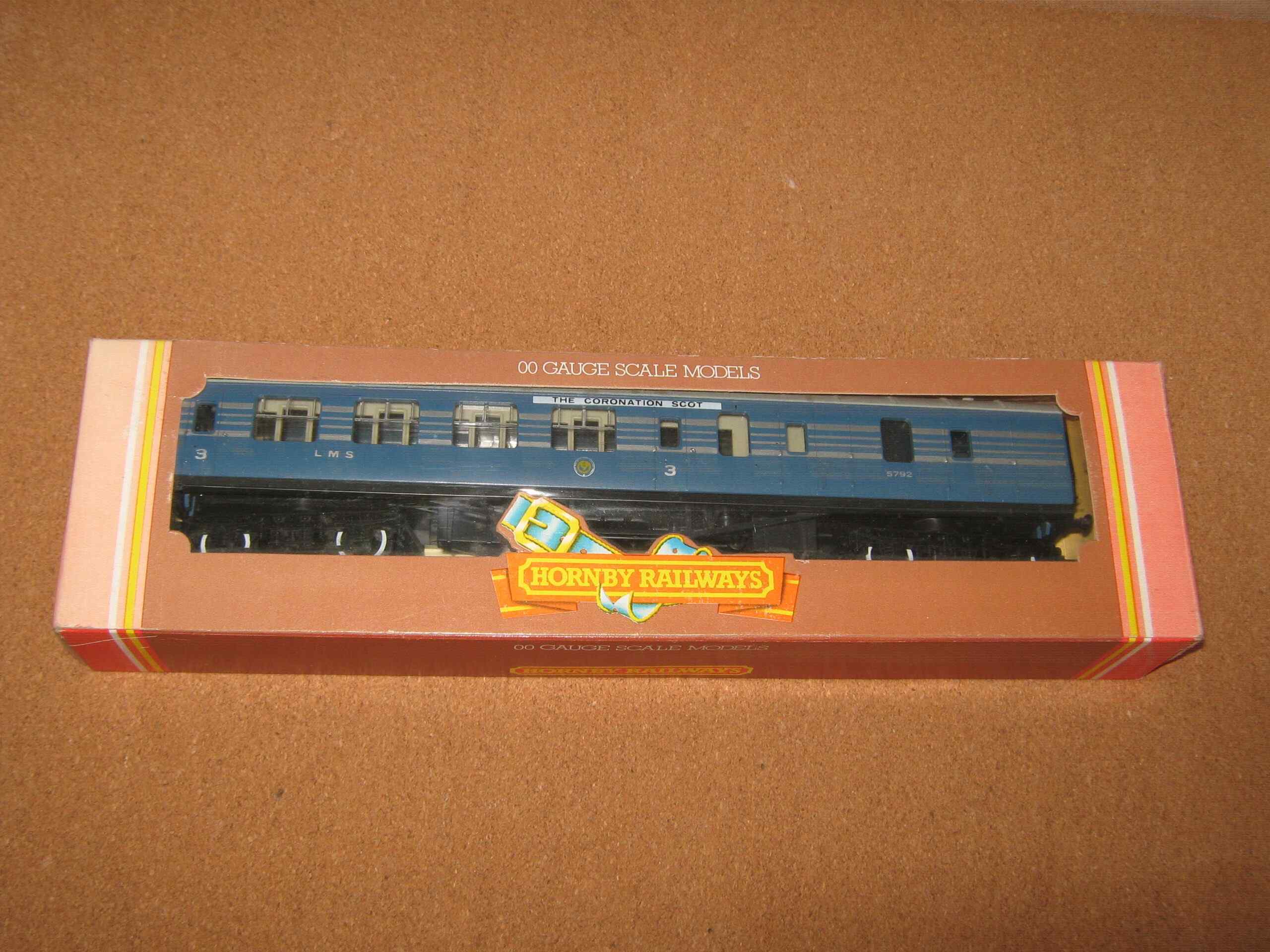Hornby R422 Coronation Scot LMS 1st Class Coach Blue Pre-Owned 1 Hornby R422 Coronation Scot LMS 1st Class Coach Blue Pre-Owned