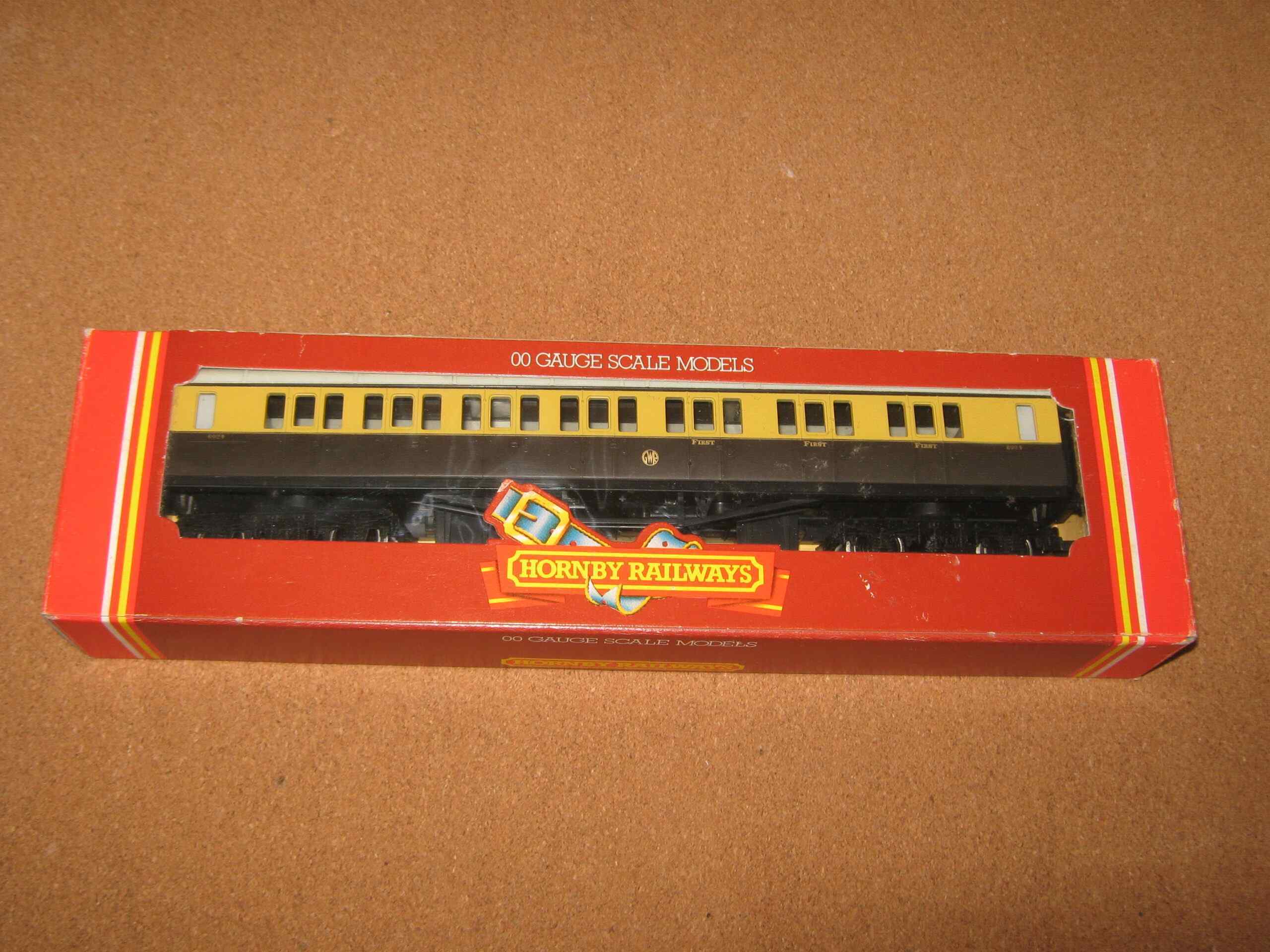 Hornby R457 G.W.R Collett Brake 3rd Coach Chocolate & Cream Pre-Owned 1 Hornby R457 G.W.R Collett Brake 3rd Coach Chocolate & Cream Pre-Owned