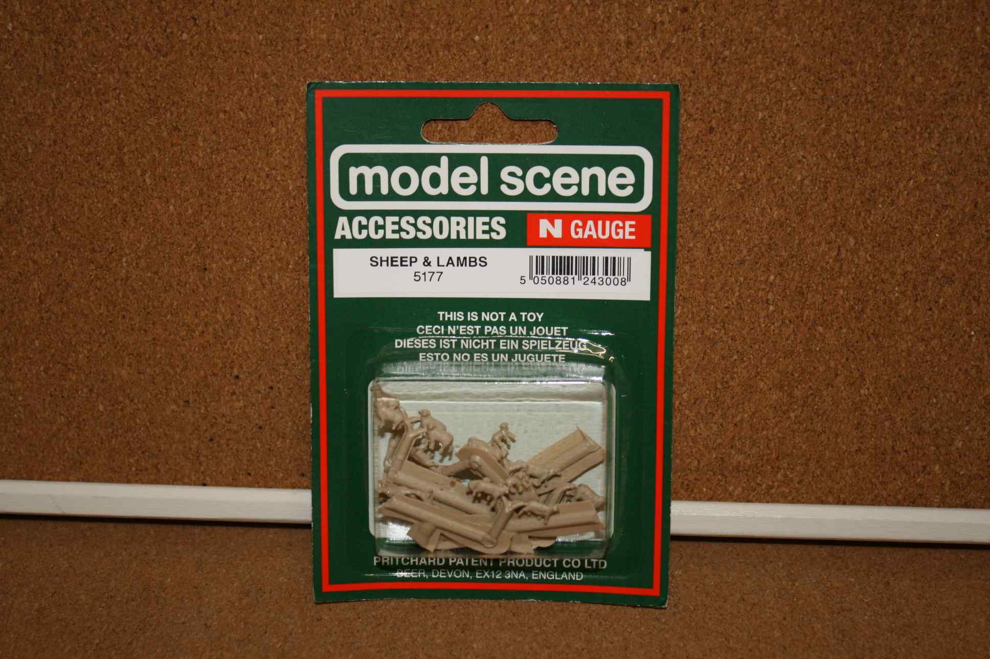 thumbnail image 2 of Peco OO Gauge Sheep & Lambs - Model Railway Farm Animals Figures 2 of 3