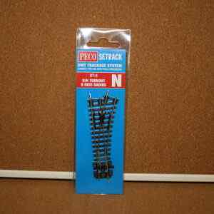 Peco ST-5 R/H Turnout 9" Radius N Gauge