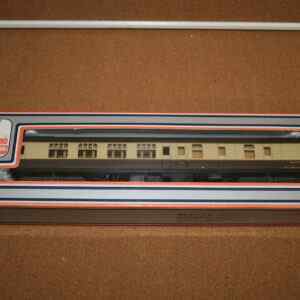 Lima 305333 Mk.1 Corridor Brake 2nd (BSK) BR Brown & Cream Pre-Owned
