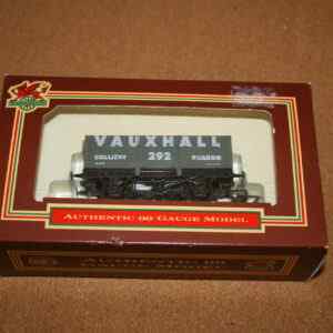 Dapol B302 5 Plank Wagon "Vauxhall" OO Scale