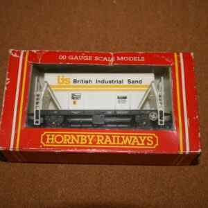 Hornby R004 Hopper Wagon (PGA) 'British Industrial Sand' Pre-Owned
