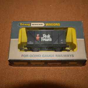 Wrenn W4318P/A Ventilated Van Peek Freans (Dark Grey) Triang OO Scale
