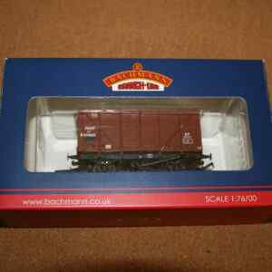 Bachmann 38-181B 12T Ventilated Fruit Van B875823 BR Bauxite Late
