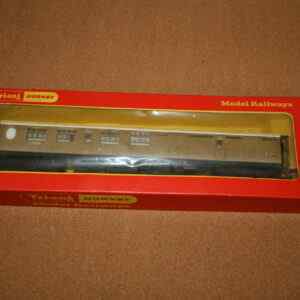 Hornby R746 LNER Brake 3rd Coach No.1870 Pre-Owned