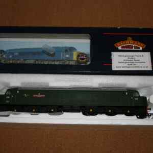 Bachmann 32-700 Class 46 Diesel D163 BR Green "Leicestershire & Derbyshire Yeomanry" DCC Ready Pre-Owned