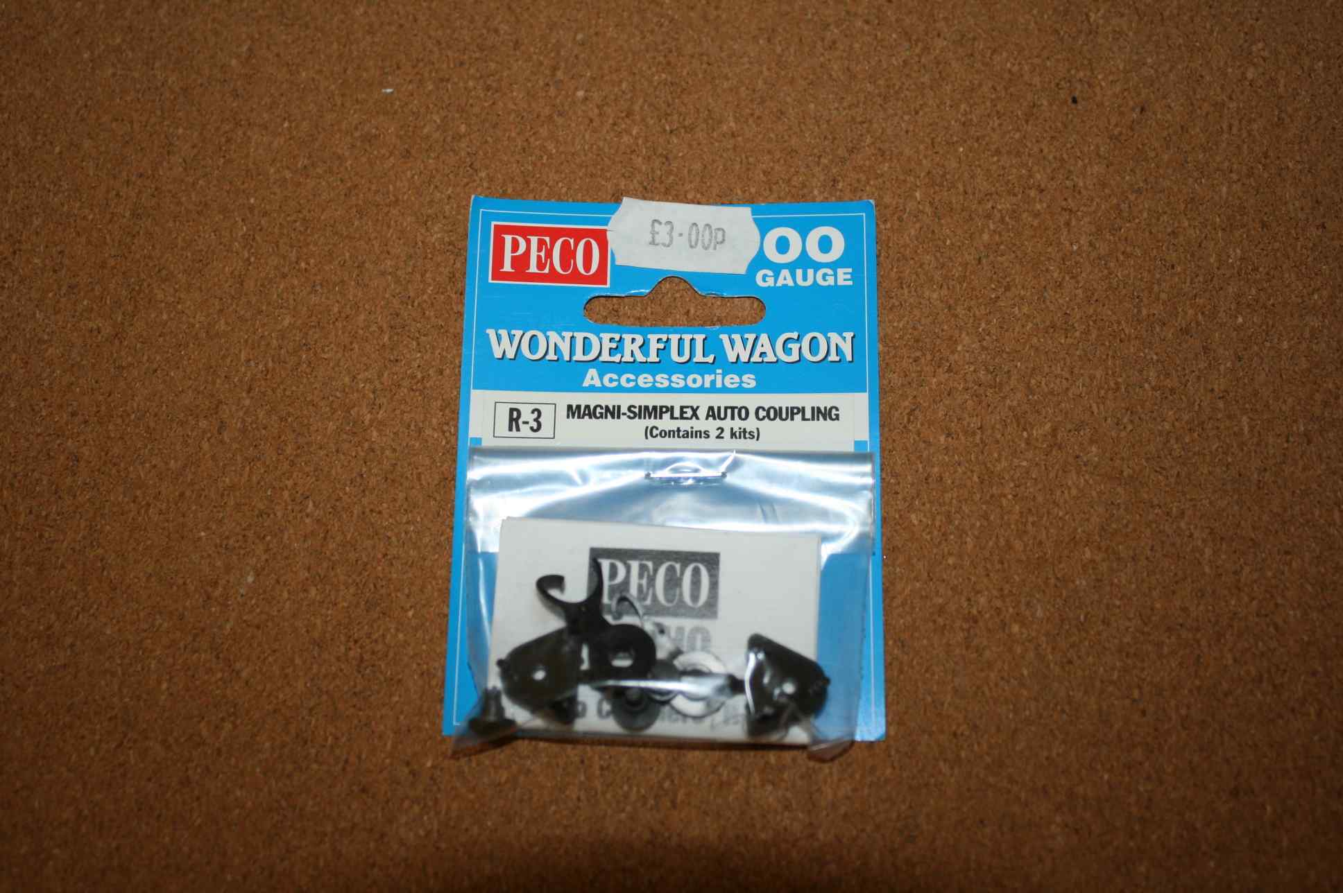 Peco R-3 Magni-Simplex Auto Coupling (2 Per Pack) OO Gauge 1 Peco R-3 Magni-Simplex Auto Coupling (2 Per Pack) OO Gauge