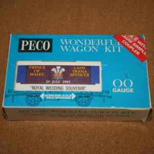 Peco "Royal Wedding Souvenir" Wagon Kit 29 July 1981 Pre-Owned