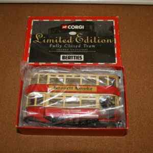 Corgi 36703 London Transport Fully Closed Tram 1:76 Scale Pre-Owned