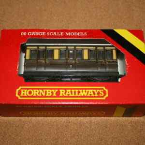 Hornby R213 GWR 4 Wheel Coach Pre-Owned