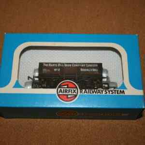 Airfix 54377  5 Plank Wagon "Harts Hill Iron" Pre-Owned
