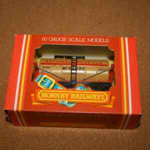 Hornby R221 "National Benzole" Tank Wagon Pre-Owned