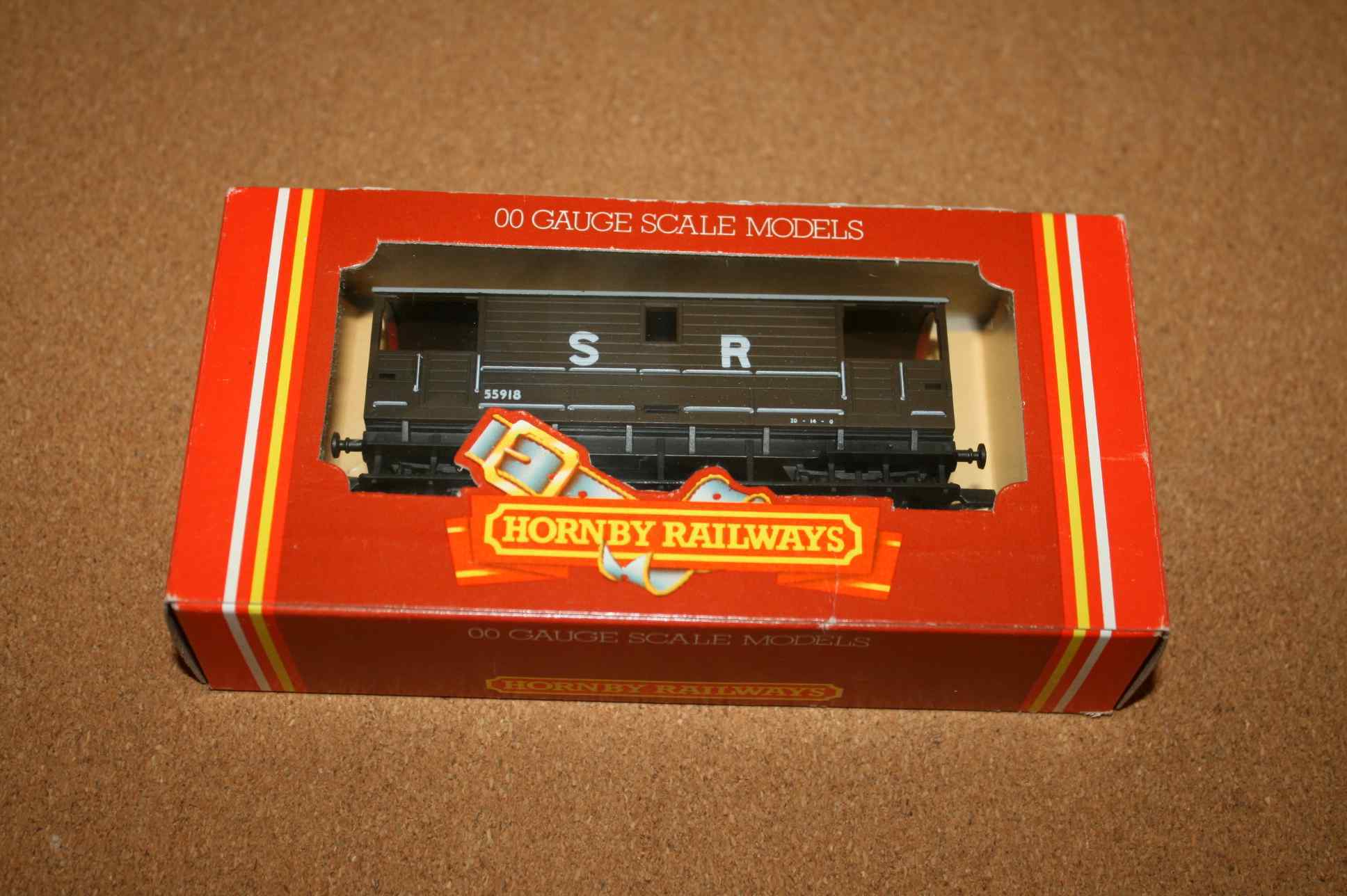 Hornby R029 SR Brake Van SR Dark Brown Pre Owned 1 Hornby R029 SR Brake Van SR Dark Brown Pre Owned