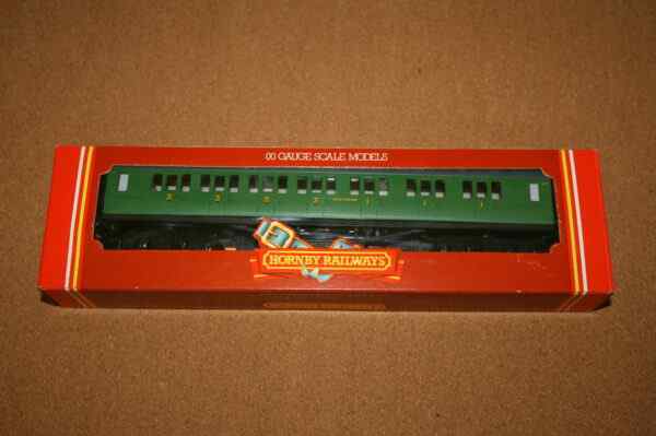 Hornby R486 SR Coach Composite in Malachite Green Livery Pre-Owned ...