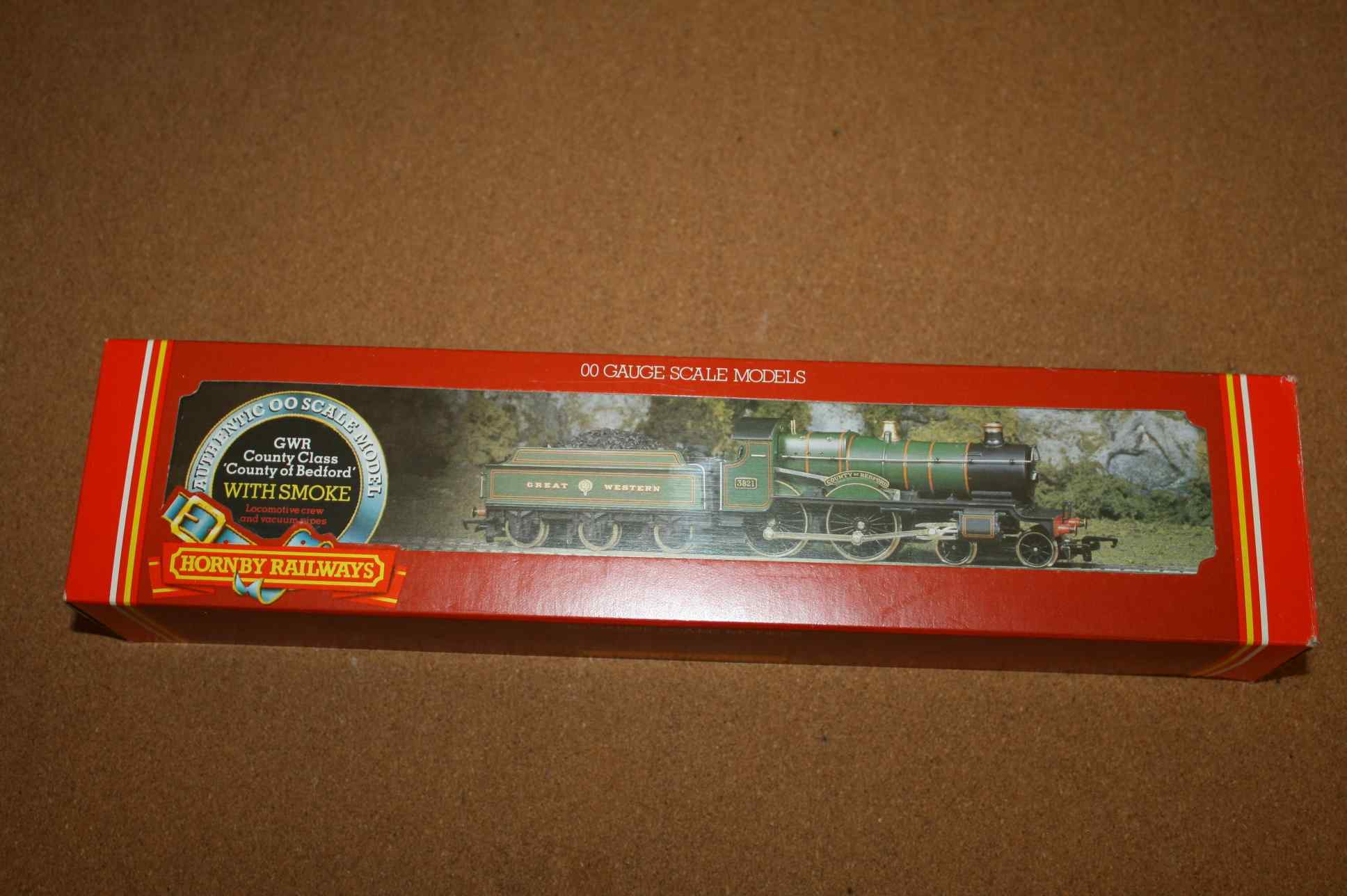 Hornby R392 GWR County Class "County of Bedford" in GWR Green Pre-Owned ...