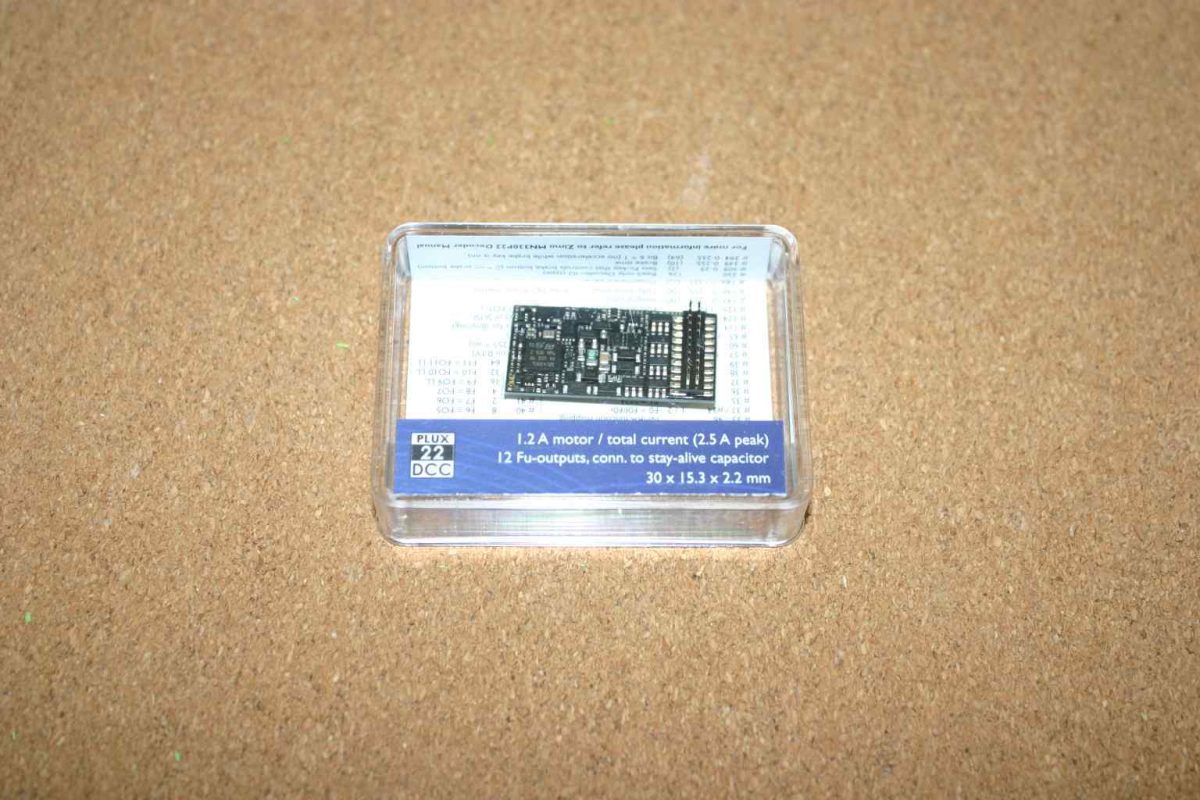 Bachmann 36-570B Plux22 DCC Loco-Decoder (with Brake Button function) 1 Bachmann 36-570B Plux22 DCC Loco-Decoder (with Brake Button function)