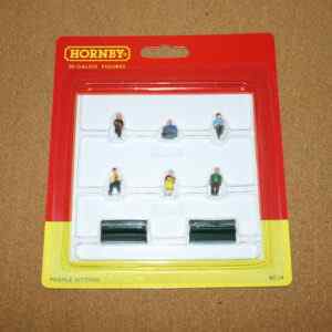 Hornby R7119 Sitting People
