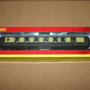 Hornby R4486 8 Wheel Pullman 3rd Class Kitchen Car No.61 with working Table lamps