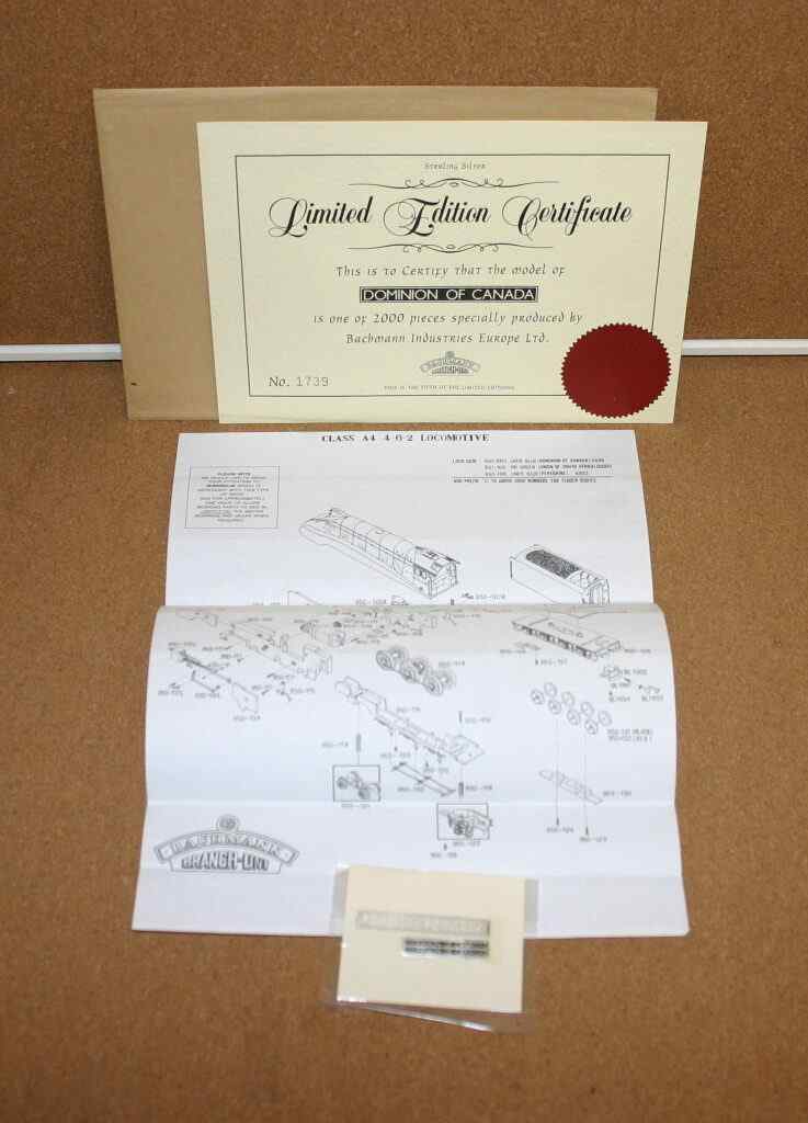 Bachmann 31-950 A4 "Dominion of Canada" No.4489 LNER Blue with Brass Bell Limited Edition in Wooden Presentation Box Pre-Owned 3 Bachmann 31-950 A4 "Dominion of Canada" No.4489 LNER Blue with Brass Bell Limited Edition in Wooden Presentation Box Pre-Owned - Image 3