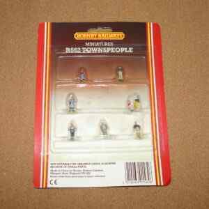Hornby R562 Townspeople
