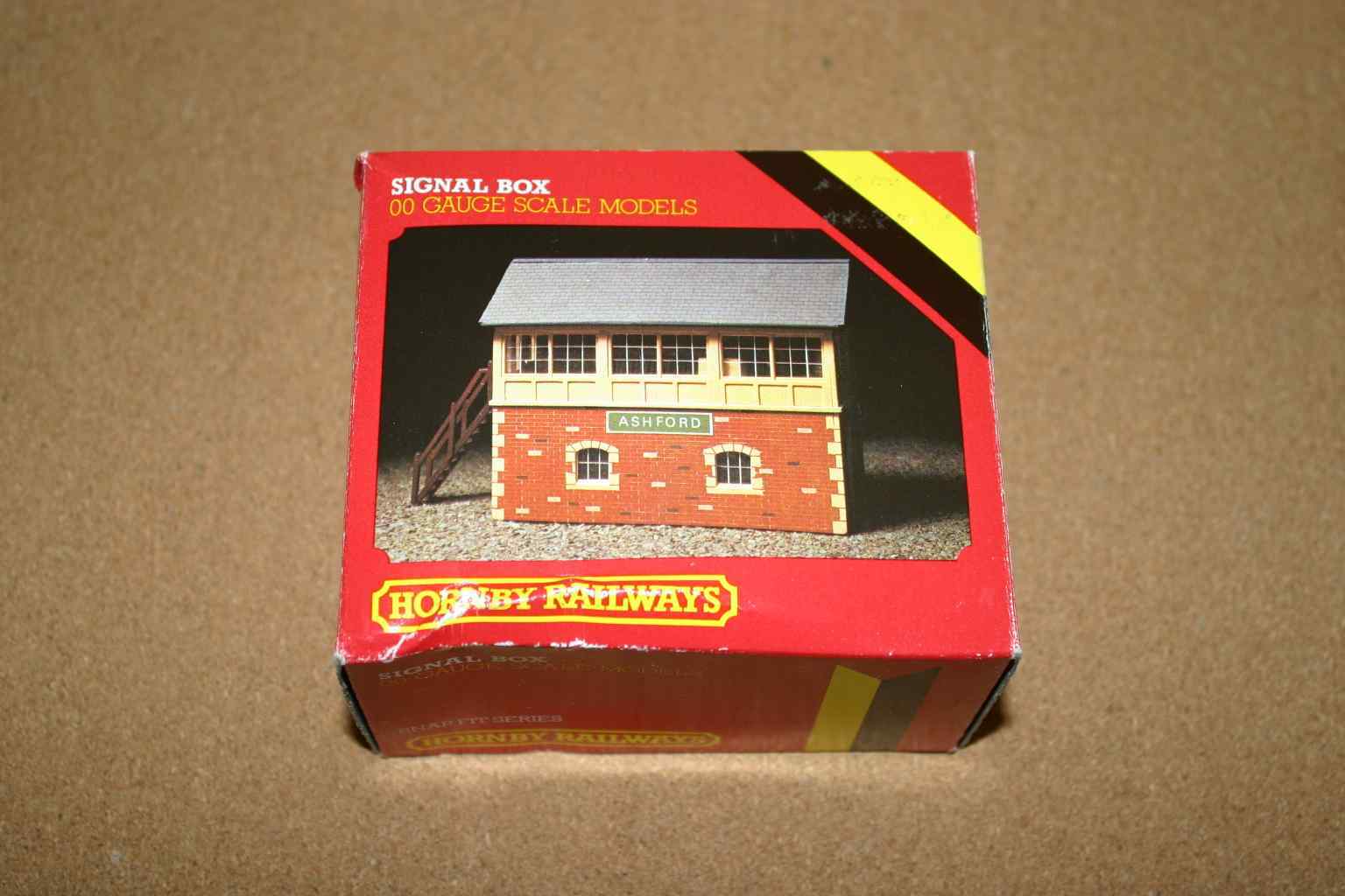 Hornby R503 Signal Box (Snap Together Series) Pre-Owned 1 Hornby R503 Signal Box (Snap Together Series) Pre-Owned