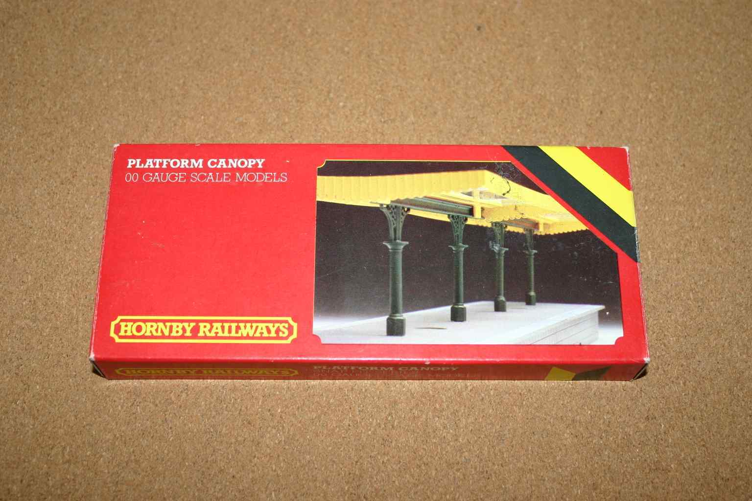 Hornby R514 Platform Canopy (Snap Together Series) Pre-Owned AS NEW 1 Hornby R514 Platform Canopy (Snap Together Series) Pre-Owned AS NEW