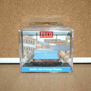Peco NR-1201B BR Clay Hood Wagon UCV No. B743470 Bauxite N Gauge