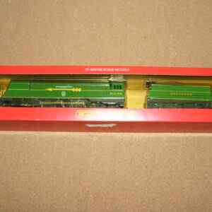 Hornby R866 "Golden Arrow" SR 4-6-2 Loco "Fighter Pilot" Southern Green Pre-Owned