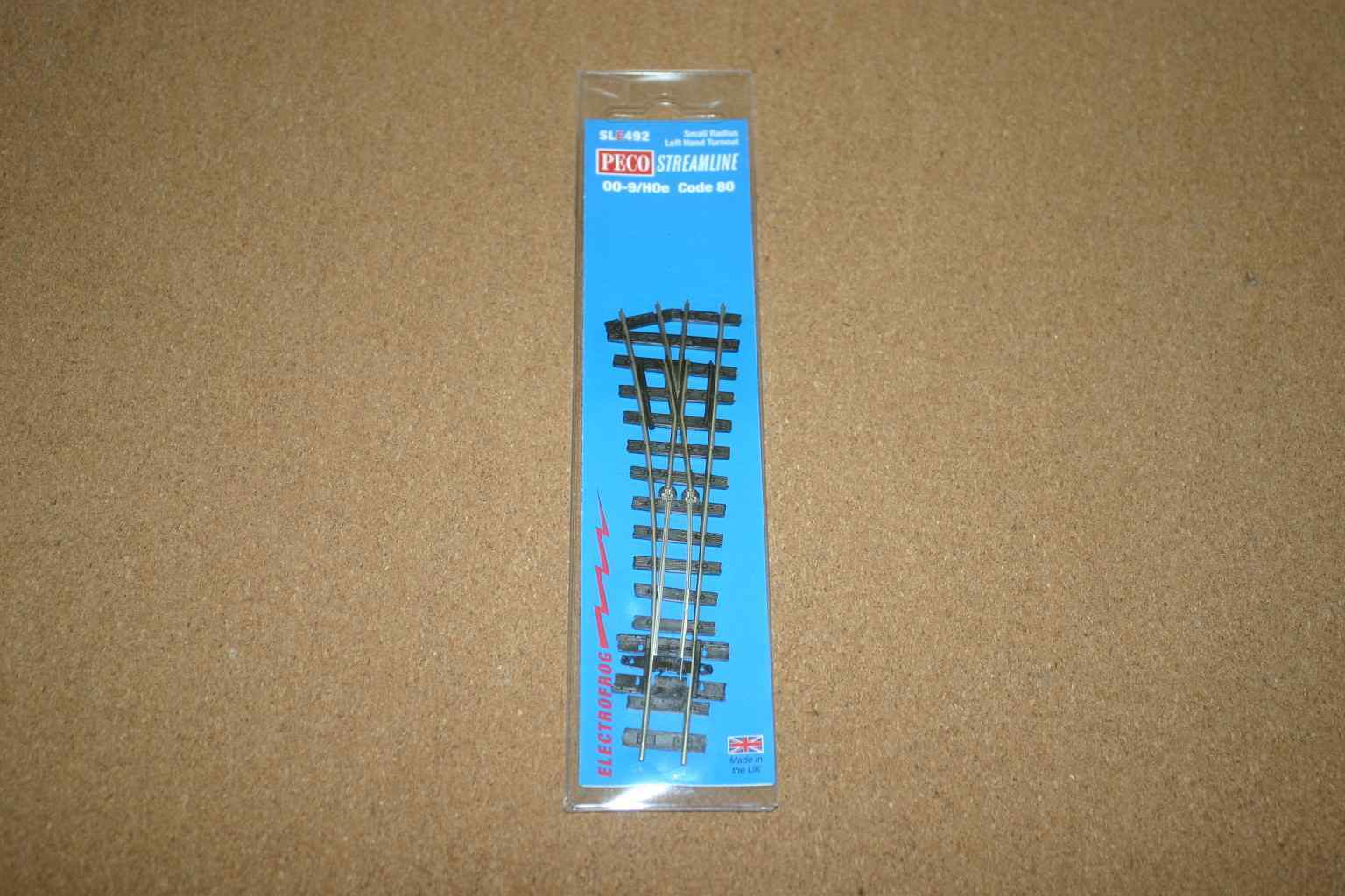 Peco SL-E492 Small radius Left Hand turnout 009/HOe (Irregular Sleepers) 1 Peco SL-E492 Small radius Left Hand turnout 009/HOe (Irregular Sleepers)