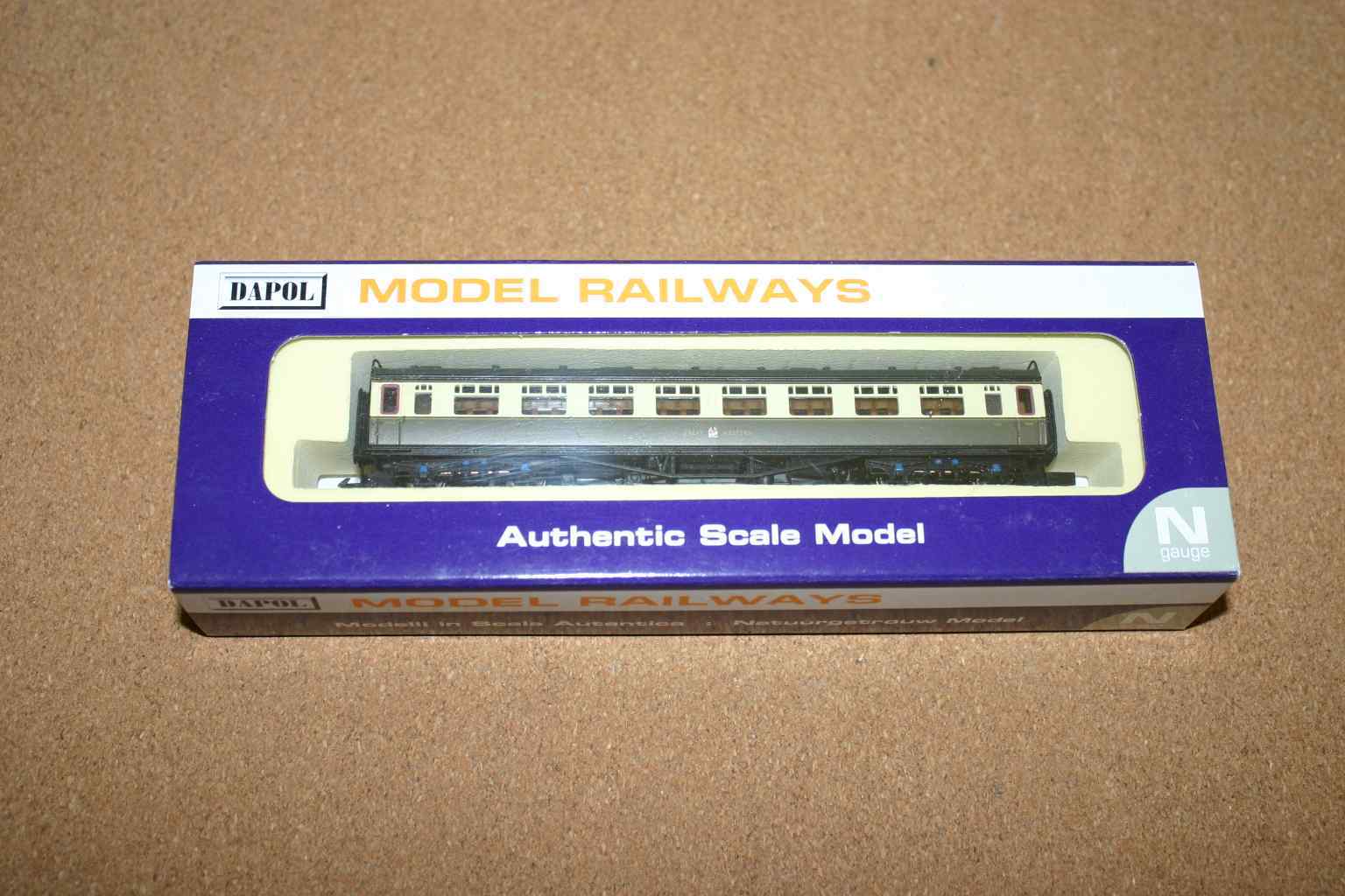 Dapol NC-056C Collett Coach Composite 7059 GWR Hawksworth Pre-Owned 1 Dapol NC-056C Collett Coach Composite 7059 GWR Hawksworth Pre-Owned