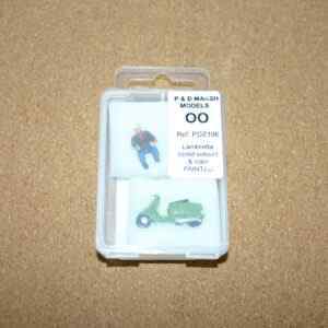 P & D Marsh PDZ106 Lambretta (Single Colour & Rider) Painted OO Scale Figures