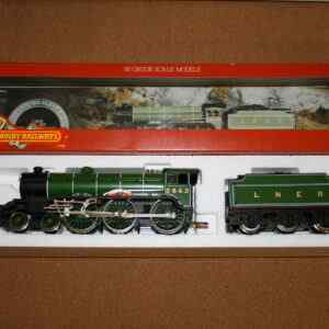 Hornby R053 LNER Class B17 Loco "Manchester United" No2862 LNER Green Pre-Owned